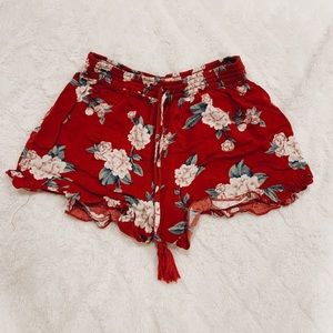 HOLLISTER RED FLORAL FLOWY SUMMER SHORTS
